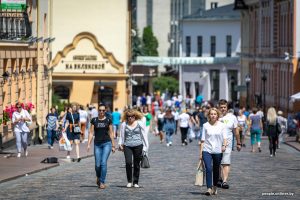 Турысты на вуліцах Гродна. Фота ілюстрацыйнае onliner.by