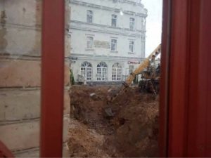 На Савецкай узводзяць новы будынак Сямашкі. Працы пачалі без археалагічнага нагляду будоўля сямашка