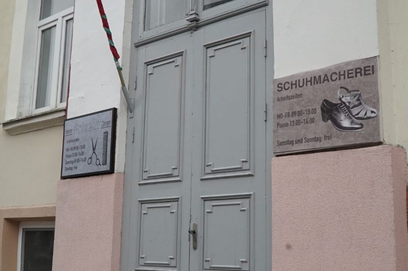 У цэнтры Гродна развесілі нямецкія сцягі: здымаюць фільм пра шпіёнаў і архівы Штазі