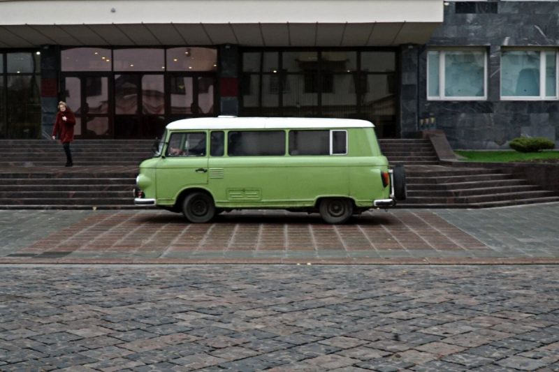 У цэнтры Гродна развесілі нямецкія сцягі: здымаюць фільм пра шпіёнаў і архівы Штазі