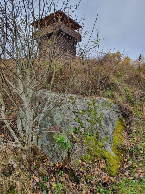 В Крево достроили и торжественно откроют башню-дозорную. Ее возводили по древним технологиям за средства частной фирмы