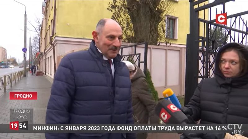 Калабаранты ў консульстве, помнік Гітлеру ў Польшчы і бандфармаванне. Разбураем тры “калядныя” фэйкі беларускай прапаганды