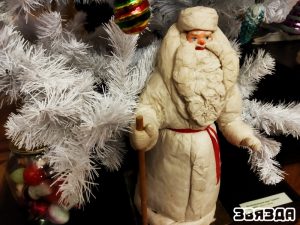 Казачныя героі, засваенне космасу і Далёкай Поўначы: тысячы савецкіх елкавых цацак можна ўбачыць у Новым замку