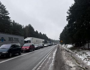 "Прывалка сёння поўны атас!". Што з чэргамі на мяжы у перадкалядны час