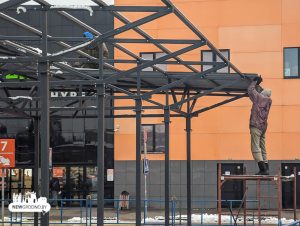 Паркоўка каля OldCity зменшыцца: яе частку зоймуць гандлёвыя рады