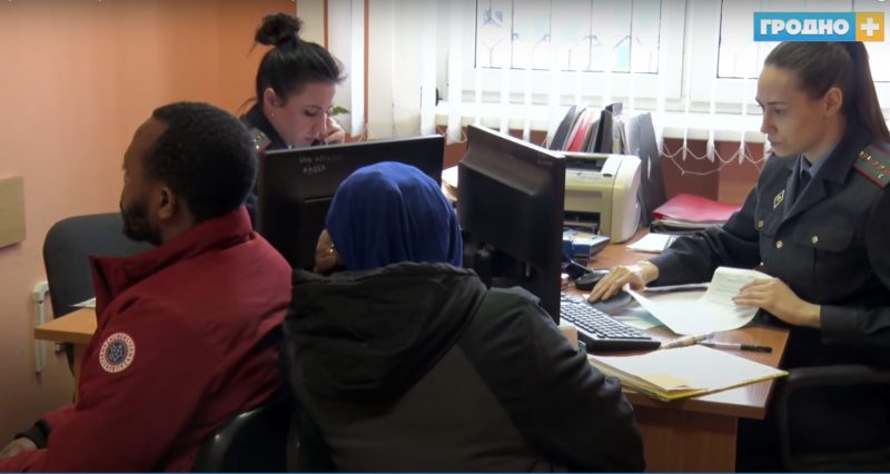 Беларусь больш не гасцінная? Улады выпраўляюць з Беларусі мігрантаў з Сірыі, Палестыны і Шры-Ланкі. А раней ладзілі для іх фестываль на мяжы