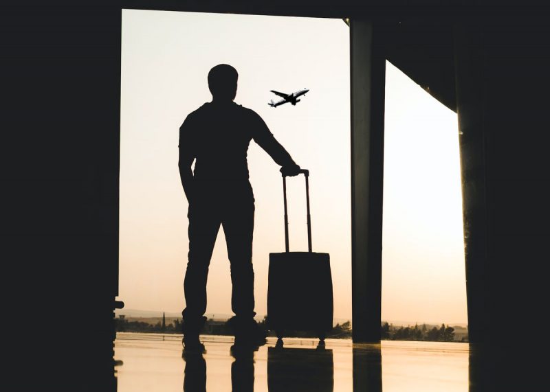 Авантюра, которая может закончиться тюрьмой. Разбираем «указ о возвращении» для политэмигрантов путешествие самолет аэропорт