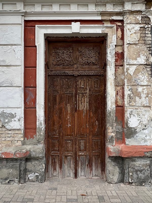 В бывшем кожвене на Василька восстановят исторический балкон и реставрируют двери. Подробности проекта