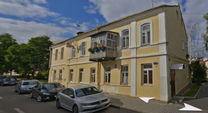 У Гродне адрамантуюць будынак драмтэатра: фасад знасіўся, патрэскаўся і заплясневеў Камяніца на Маладзёжнай