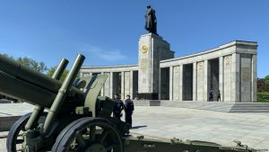 Больш едуць у Польшчу, менш - у Латвію. Колькі грамадзян пакінулі Беларусь з-за пратэстаў 2020 года Як святкуюць Дзень Перамогі ў Германіі ў 2023 годзе