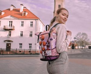 Заплечнік Vokladki. Беларускі брэнд выпусціў дызайнерскі заплечнік з відам Гродна