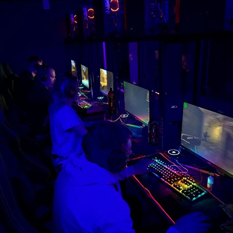 У Гродне адкрыўся кіберспартыўны клуб "Vibe". Ён працуе 24/7