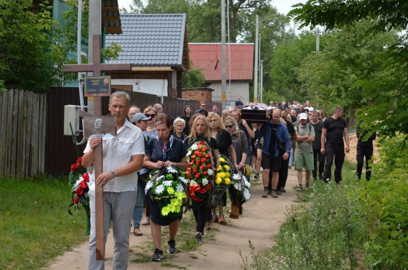 "Не такім я яго памятаю..."Блізкія і сябры развітваюцца з Алесем Пушкіным