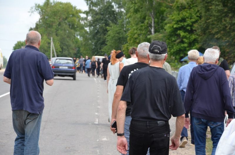 "Не такім я яго памятаю..."Блізкія і сябры развітваюцца з Алесем Пушкіным