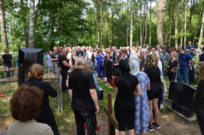 "Не такім я яго памятаю..."Блізкія і сябры развітваюцца з Алесем Пушкіным