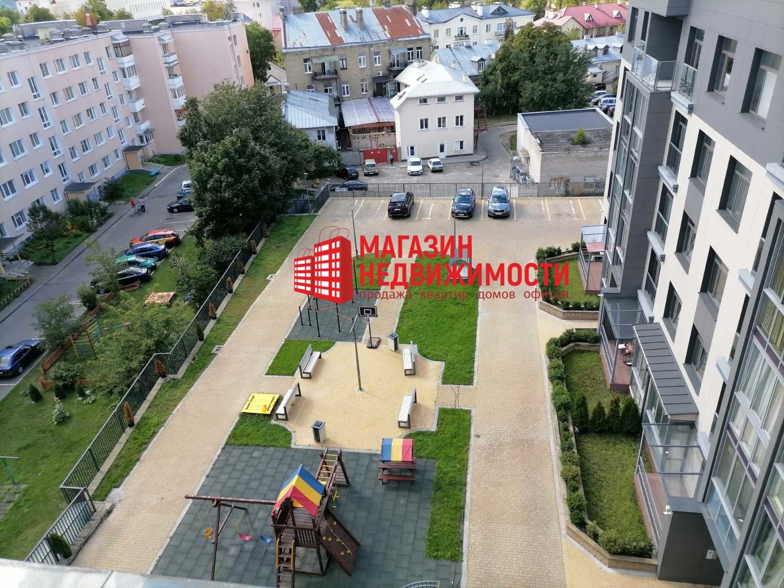 Выгляд з даху дома на вул. Будзёнага 28