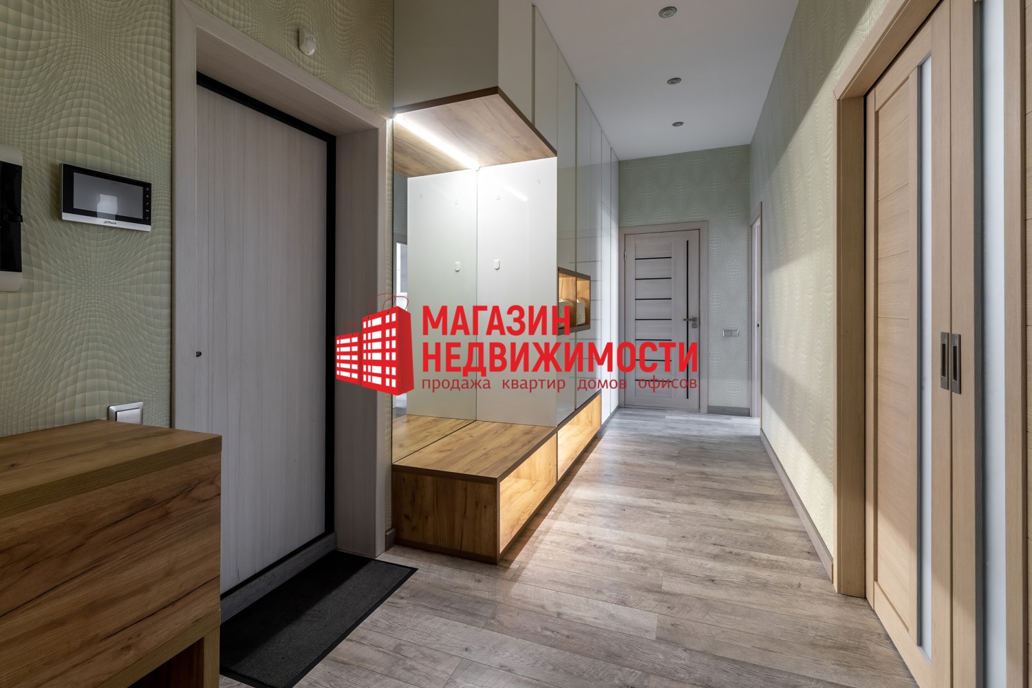 Яшчэ пярэдні пакой у кватэры на вул. Будзёнага 28