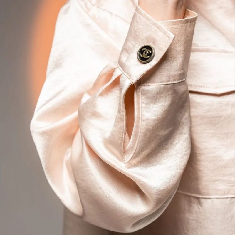 Яшчэ адзін гродзенскі брэнд адкрыў у цэнтры фірмовую краму: прадаюць мужчынскую і жаночую вопратку