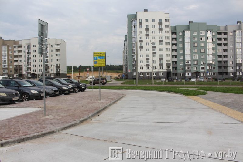 Скоро сдадут крупнейший строительный объект в Гродненской области: это школа-гигант в Грандичах