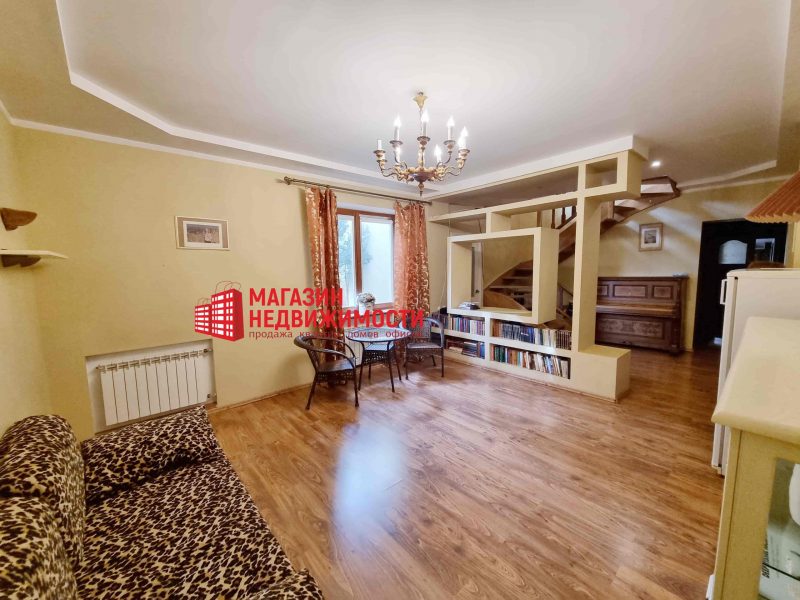 Нерухомасць тыдня: купіць паўдома на Палестыне побач з аб'язной Кватэра на Палестыне.