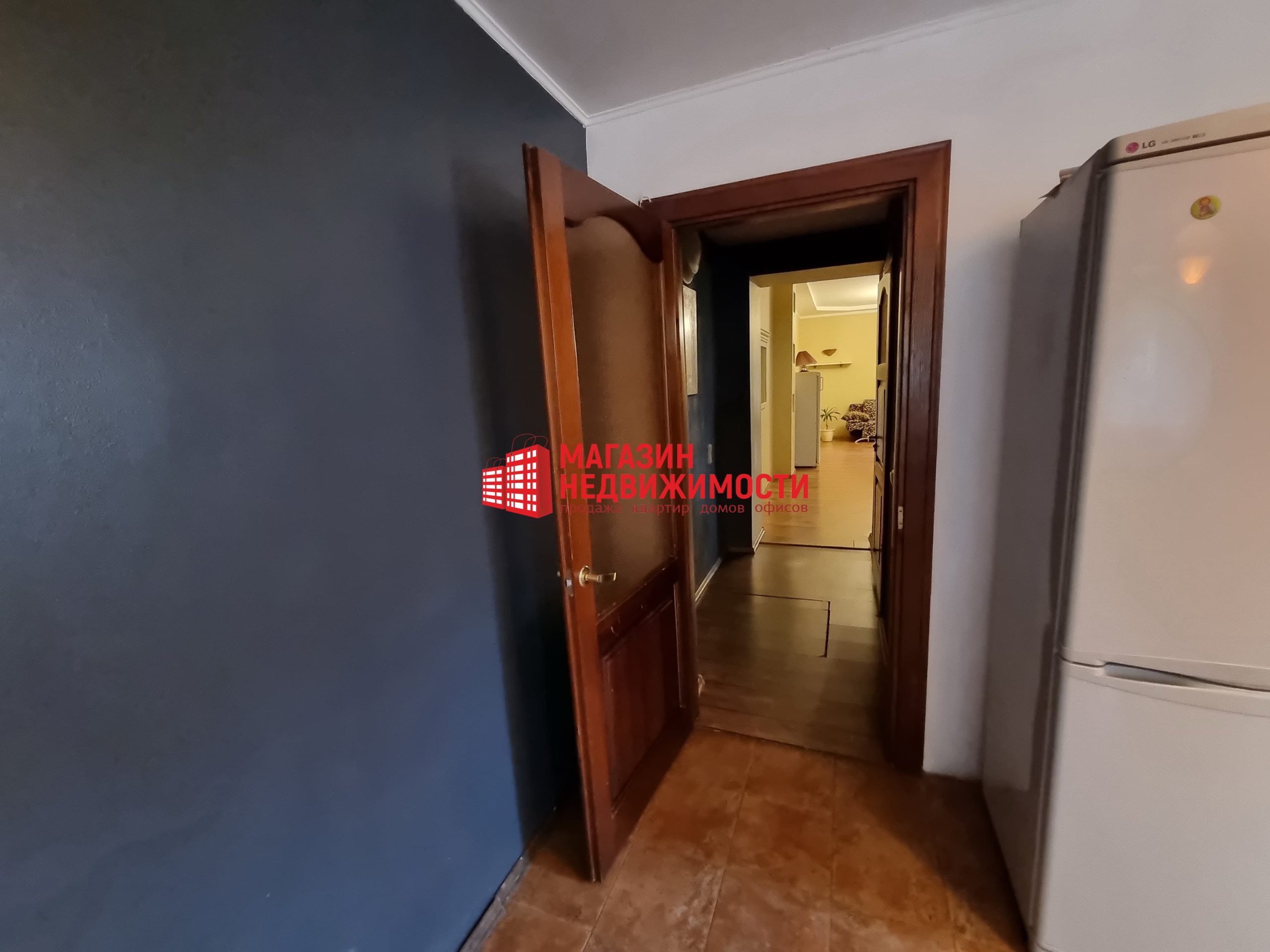 Калідор у кватэры на Палесціне