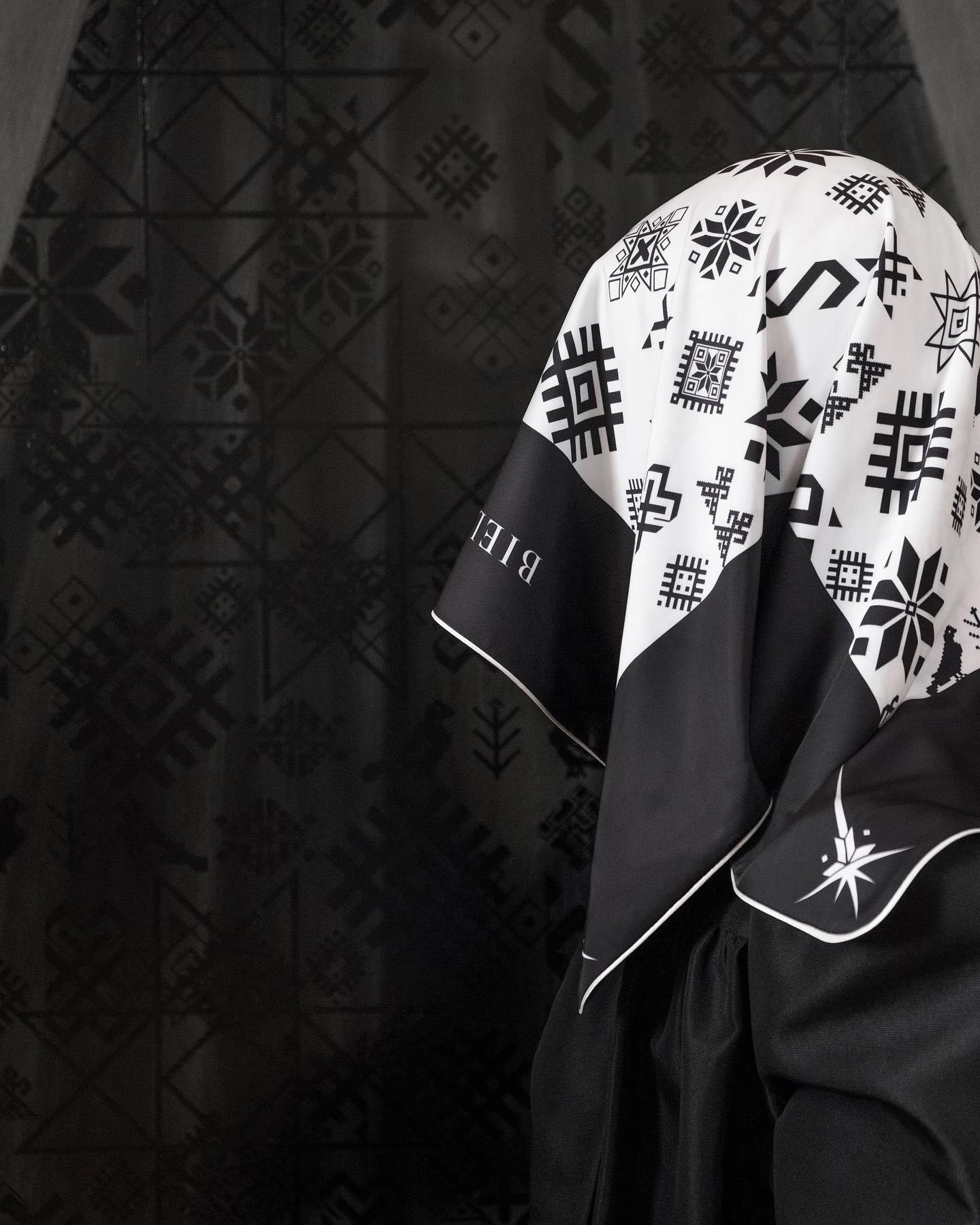 CHUSTKI — CHUSTY — CHUSTAČKI: паглядзіце, якую калекцыю аксэсуараў выпусціла мастачка з Гродна