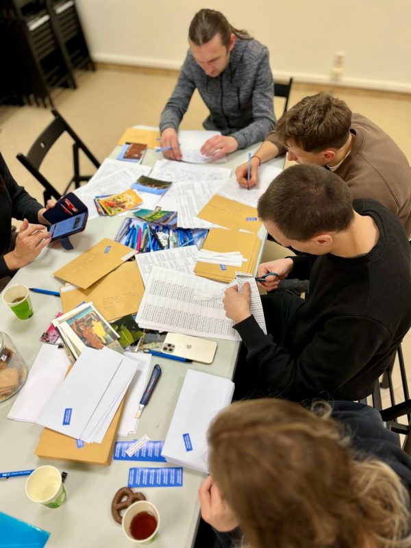 «Молодежный хаб стал домом, а его команда – семьей». Где искать поддержку инициативным белорусам и белорускам в Польше