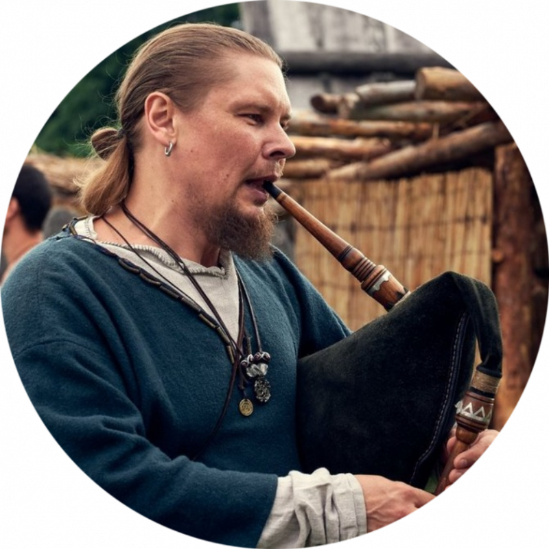 «Молодежный хаб стал домом, а его команда – семьей». Где искать поддержку инициативным белорусам и белорускам в Польше