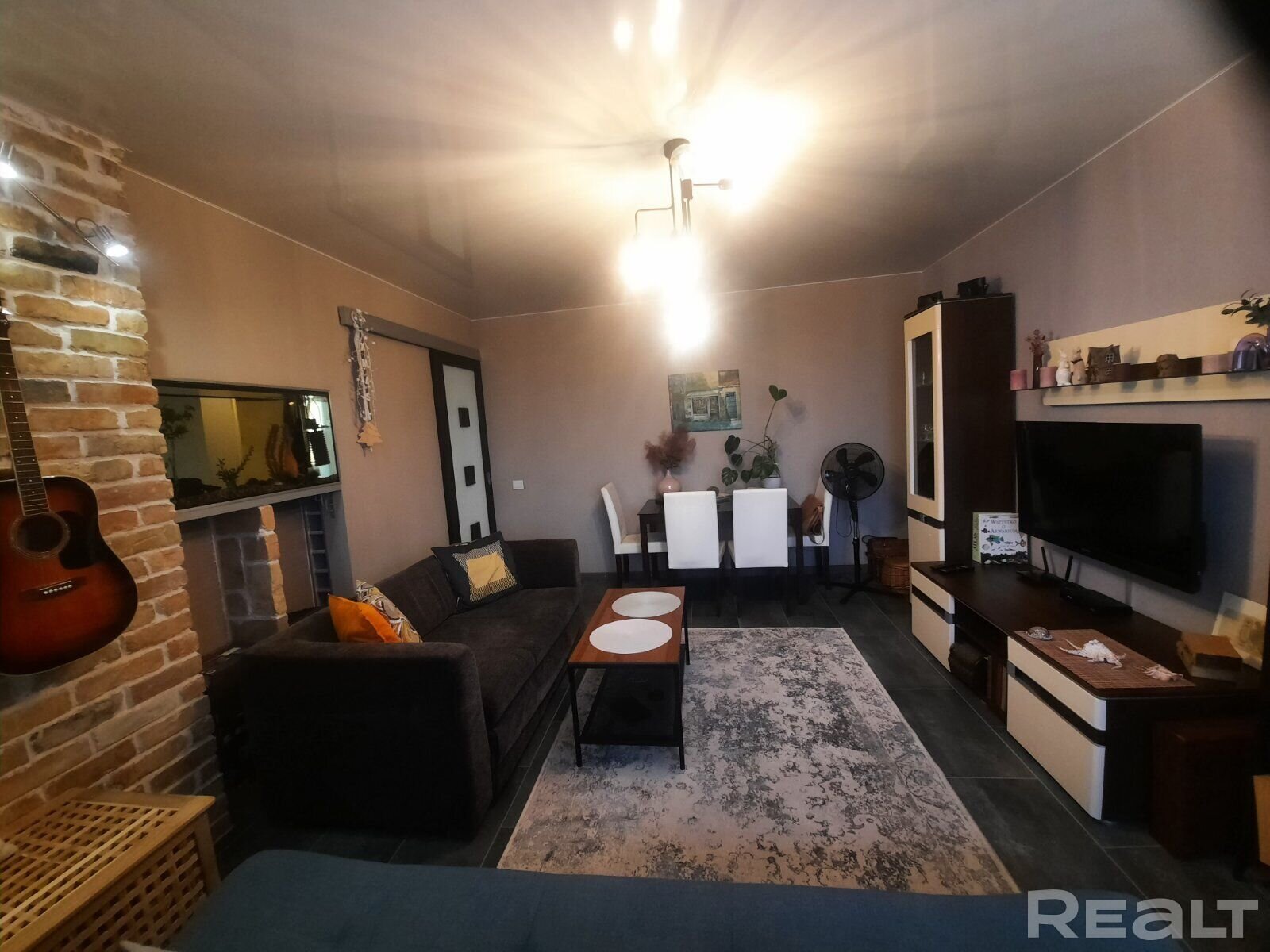 Яшчэ зала ў кватэры на Дзевятоўцы