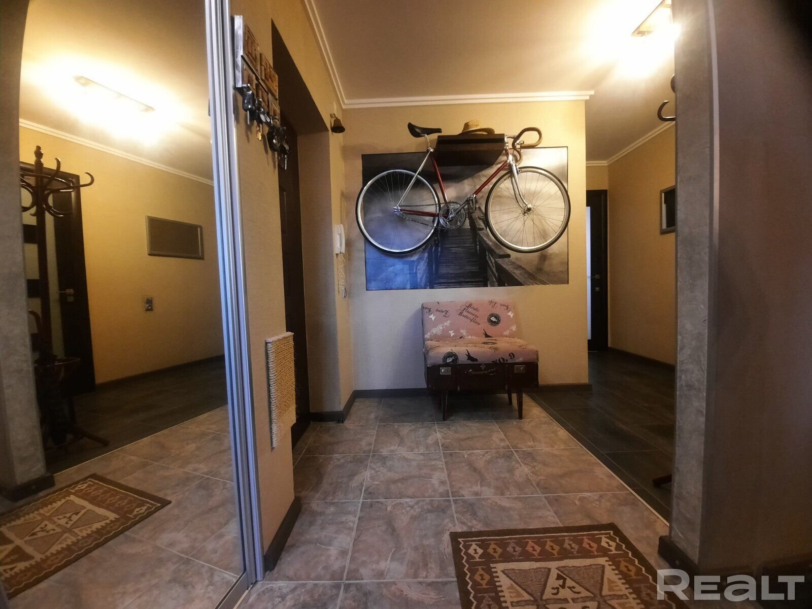 Прыхожая ў кватэры на Дзевятоўцы