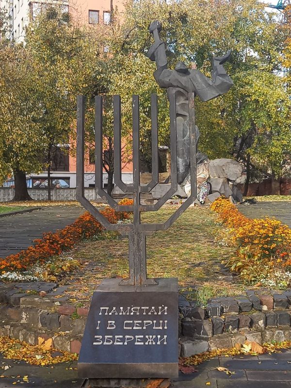 "В Украине во время войны спокойнее, чем в Грузии без войны". Активист, волонтер и гей рассказал о своей Украине