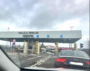 «Мы прападзем без беларусаў, а яны без нас». Як працуе Кавалерыйскі рынак у Беластоку пры закрытай мяжы На польскай мяжы