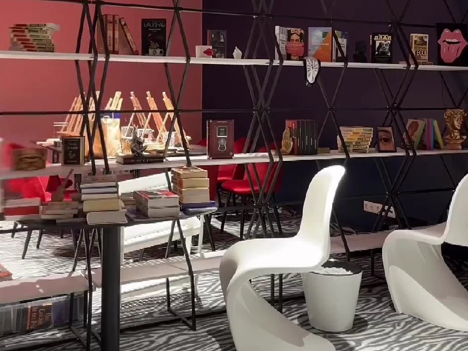 У цэнтры Гродна адкрыецца кавярня, спалучаная з арт-студыяй: будуць ноткі сюрэалізму, віно і творчасць