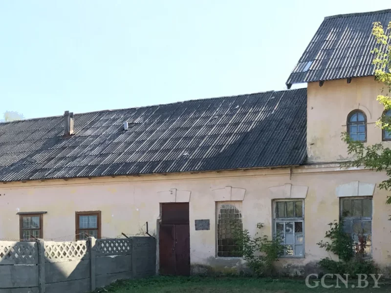 В центре Гродно продают Дом быта. Пять лет назад его планировали снести, так как он “не украшает наш город”