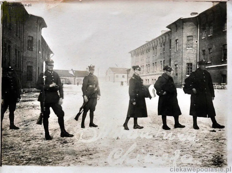 Архіўны здымак казармаў