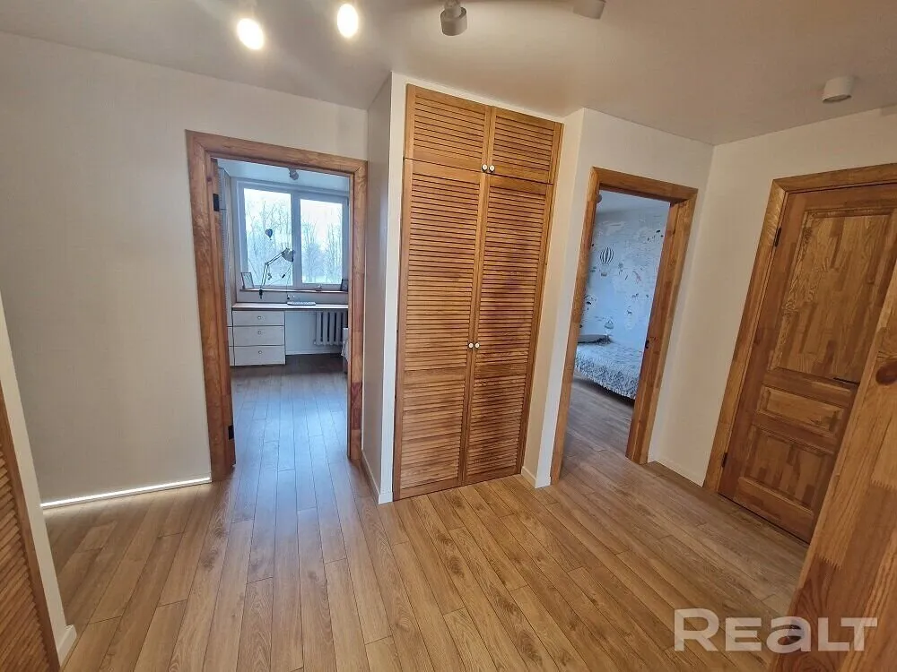 Калідор у кватэры на Белуша