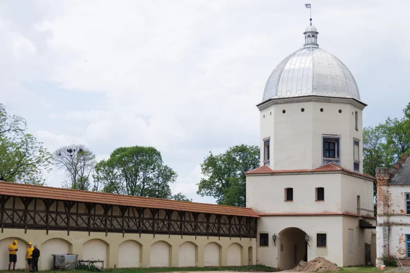 В планах – восточная башня. Как сейчас выглядит Любчанский замок, который восстанавливают уже 21 год?