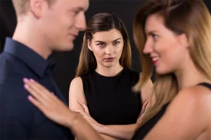 Беларуска распавяла ў сацсетках пра палюбоўніцу мужа - яе судзілі Сям'я палюбоўніца