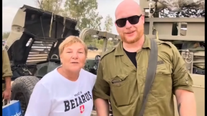 Пенсіянерка Аляксандра Ханевіч стала "экстрэмісткай". А з ёй - яшчэ тры гродзенкі Аляксандра Ханевіч разам з ізраільскім ваенным Аляксандрам.