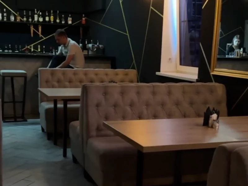 У “Палацы” Сямашкі працуе новае кафэ. Раней там прадавалі бургеры і шаўрму