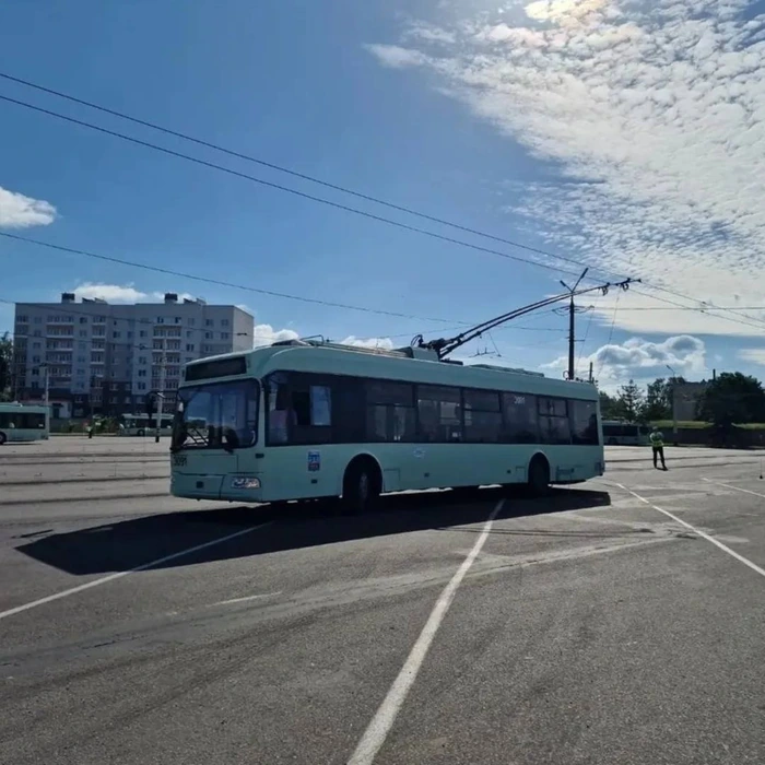 Гродненцы стали одними из лучших на конкурсе водителей троллейбусов и автобусов