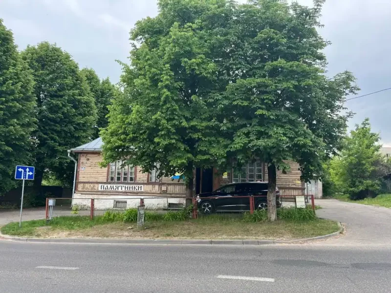 “Надеюсь, у инвестора есть чувство вкуса”. В Гродно продали здание в редком стиле межвоенного модерна