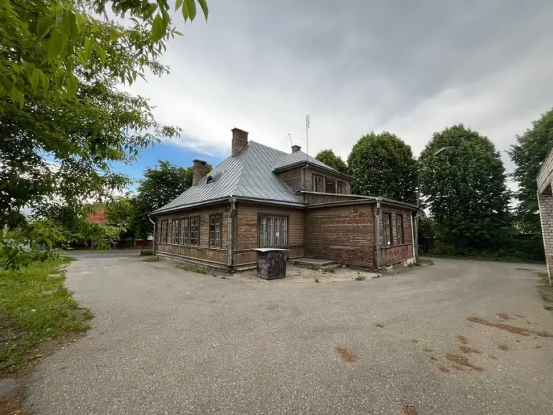 “Надеюсь, у инвестора есть чувство вкуса”. В Гродно продали здание в редком стиле межвоенного модерна