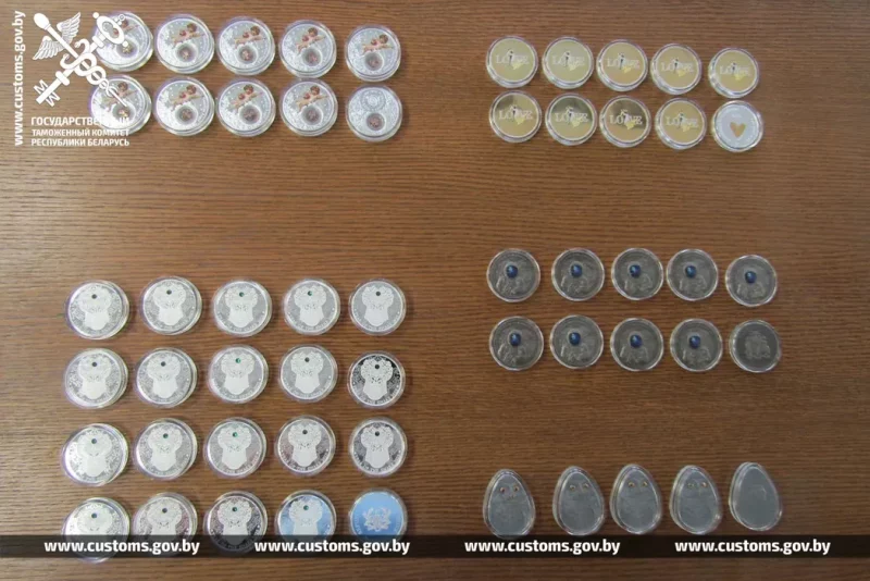 На границе обнаружили 540 монет Третьего рейха со свастикой. Что грозит водителю