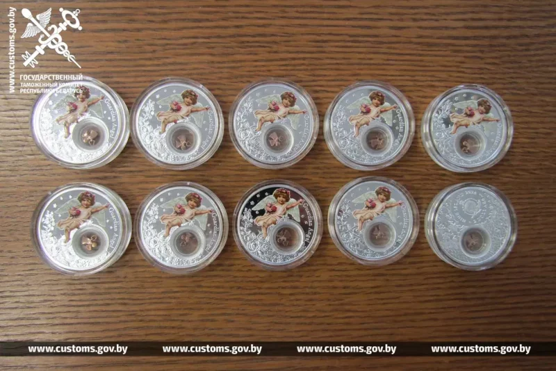 На границе обнаружили 540 монет Третьего рейха со свастикой. Что грозит водителю