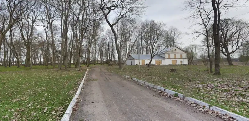 “Крепкая хозяйственная рука дотянулась до дела”. Как сейчас выглядит усадьба Подороск, которую забрали у владельца и передали отделу культуры?