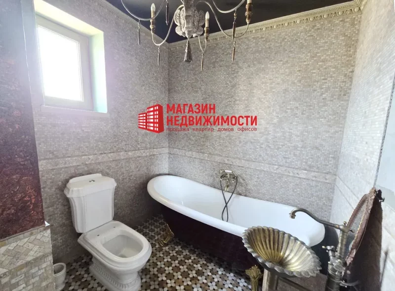 У цэнтры Гродна прадаюць дом-айсберг: падземная частка большая за тое, што бачна зверху 