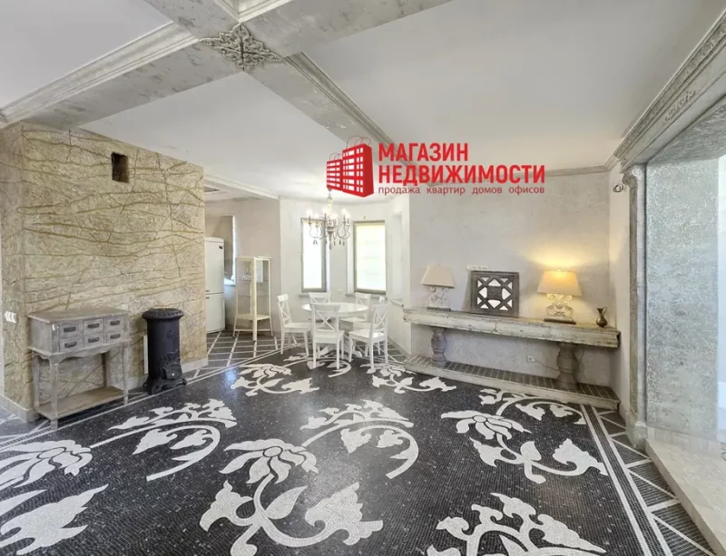 У цэнтры Гродна прадаюць дом-айсберг: падземная частка большая за тое, што бачна зверху 