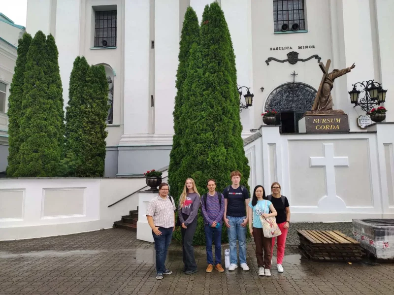 Беларуская папулярней за рускую, а замест амерыканцаў - кітайцы. Што змянілася ў летніх моўных школах у Гродне