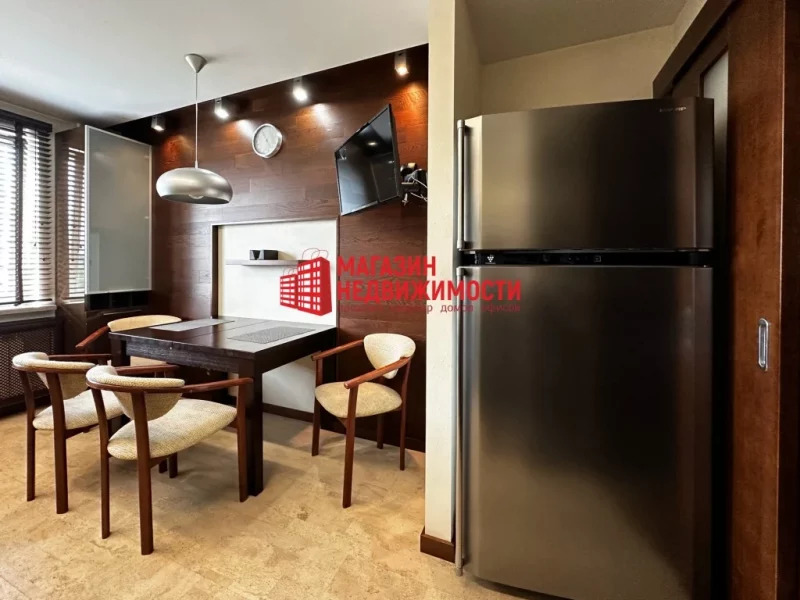 Нерухомасць тыдня: чатырохпакаёвая кватэра ў цёмных танах побач з Нёманам